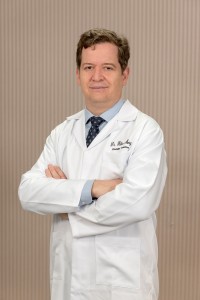 Dr. Fabio May da Silva CRM: 5.855